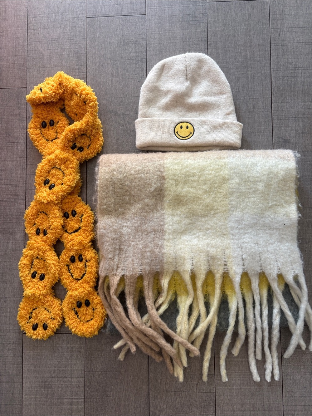 🔮3 Pieces🔮Thick Knit Multi-Color Fringe Scarf, Smiley Face Beanie & Scarf